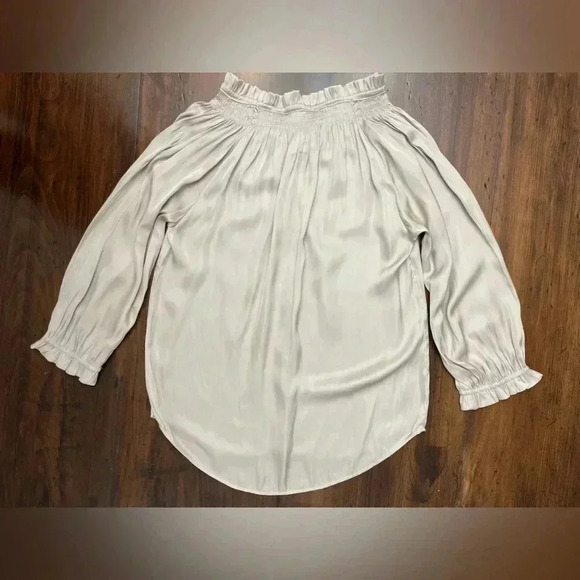 Carmen Marc Valvo Blouse Size XS Color Milky Malt Smocked Neck Tie Front NWT - Picture 10 of 11